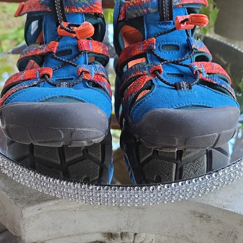 Keen Seacamp Hybrid Water Sandal Size 5
